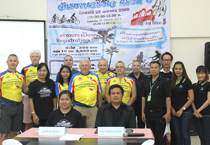 Pinno Homklan, mayor of Nongplalai and Piangta Chumnoi, director of Baan Jing Jai, joined cyclists at the press conference to announce the 5th Jing Jai Bike for Charity 2017 ride.