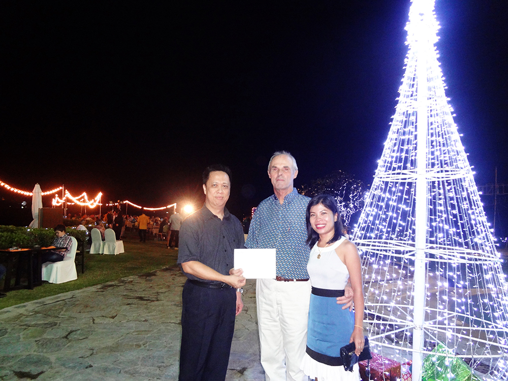 1225-Socialscene-PIC2