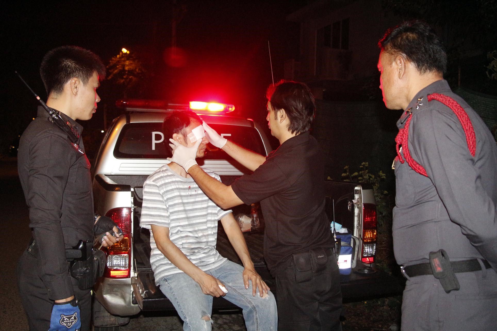 Pol. Sgt. Watanapan Kongkham suffered bruises and swelling to the face when he was attacked by burglars who broke into his Pattaya home.