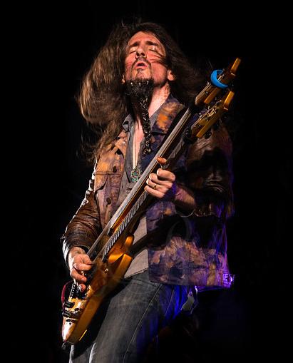 Art of Anarchy guitarist Ron ‘Bumblefoot’ Thal performs at The Venue in Pattaya. (Photo/Harpic Bryant/Breezeridge Photography)
