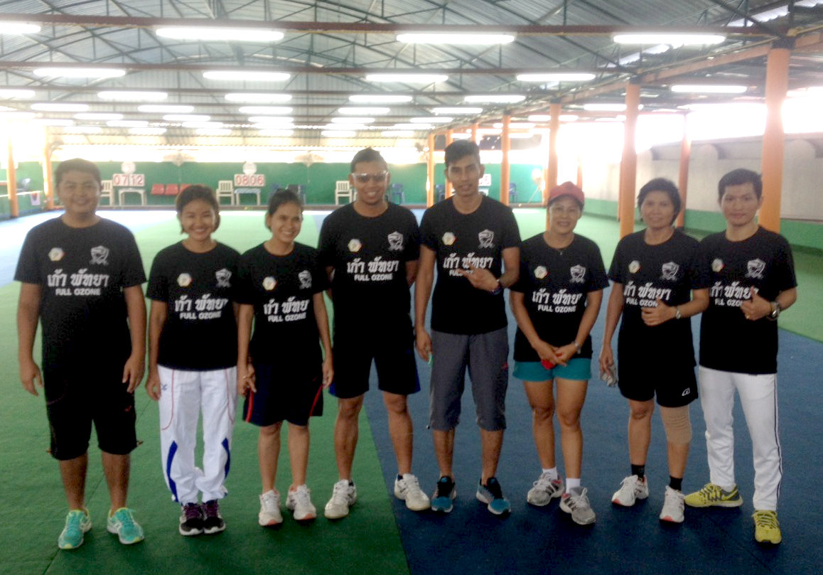 Pairs finalists pose for a photo at the Coco Club in Pattaya.