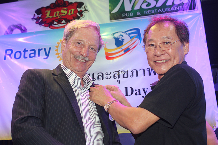 PDG Thongchai Lortrakanon inducts Michael Wuensche, DGE Onanong Siripornmanut inducts Joachim Klemm and PDG Peter Malhotra inducts Jariya Wuensche as members of the Rotary Club of Jomtien Pattaya.