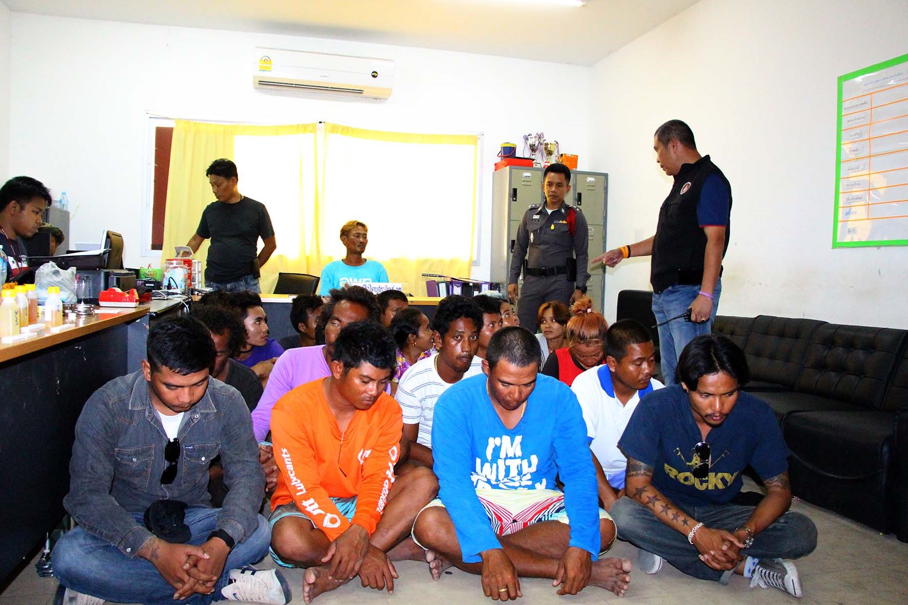 Pattaya police arrested 19 people in a crackdown on alien laborers, drugs and weapons on Koh Larn.