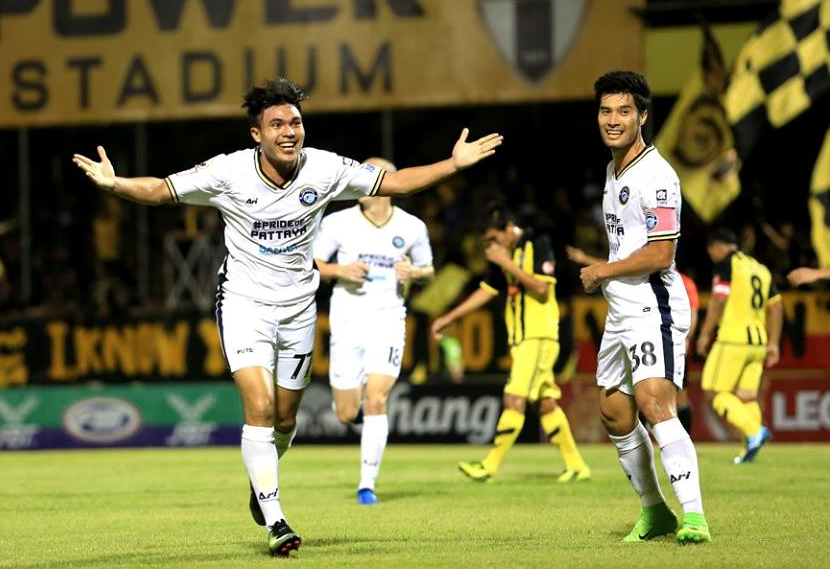 Pattaya United’s Surachet Ngamtip (77), celebrates after scoring his team’s equalizing goal against Super Power Samut Prakhan FC at the M-power stadium, Sunday, March 12. (Photo/Pattaya United FC)