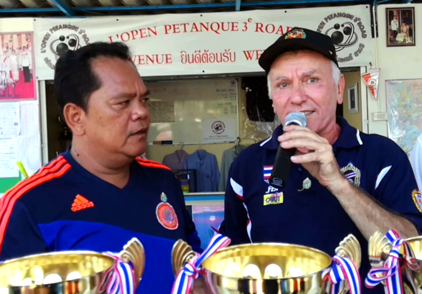 Somya Boonpan (left), chairman of the Sai Sam Rose Cup Thai-French Petanque Club and Bernard Guigon, the foreign chairman, open the team petanque competition on March 1.