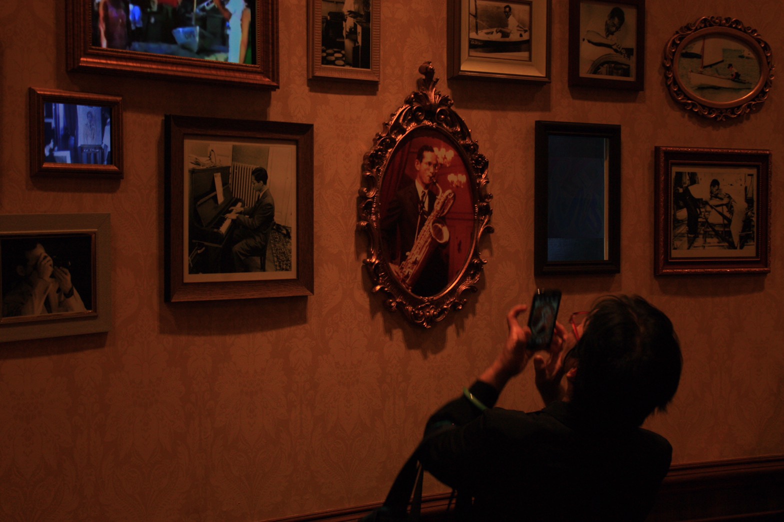 Thailand News 09-03-17 NNT 4 Citizens continue to flock to exhibition on HM the late King 2JPG