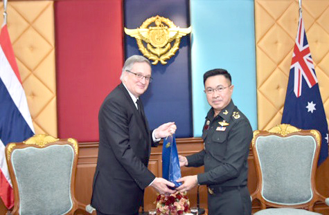 Thailand News 25-03-17 2 NNT Australian ambassador meets Thai army commander.1jpg