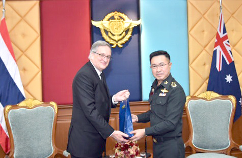 Thailand News 25-03-17 2 NNT Australian ambassador meets Thai army commander.1jpg