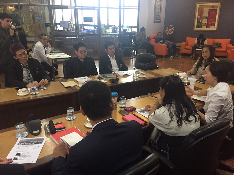 Onwara Korapin, Director of Pattaya City’s Tourism Promotion Section chaired the 1st workshop with officials to begin planning how they will take advantage of the government’s push to develop Pattaya’s meetings and convention sector.