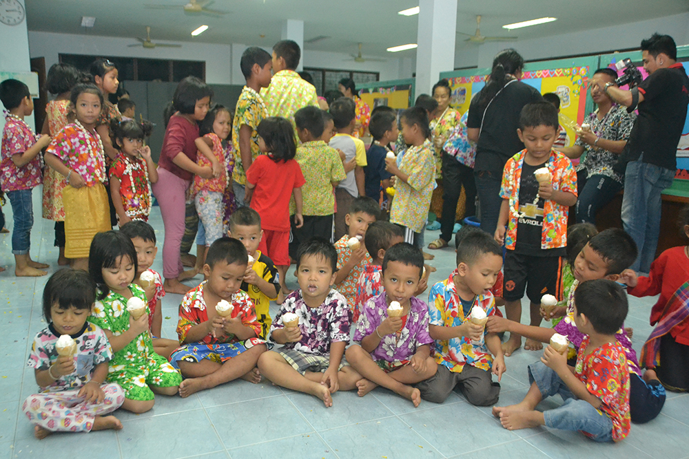 There is little in this world that kids love more than delicious ice cream, this time brought to the party by the benevolent bikers from Jesters Care for Kids.
