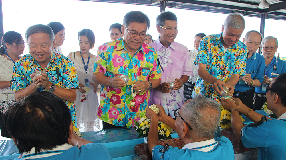 Deputy mayors Bandit Khunajak, Vichien Pongpanit, Sukwat Suksawat and Apichart Virapal hosted the Pattaya Elderly Club at city hall April 7.