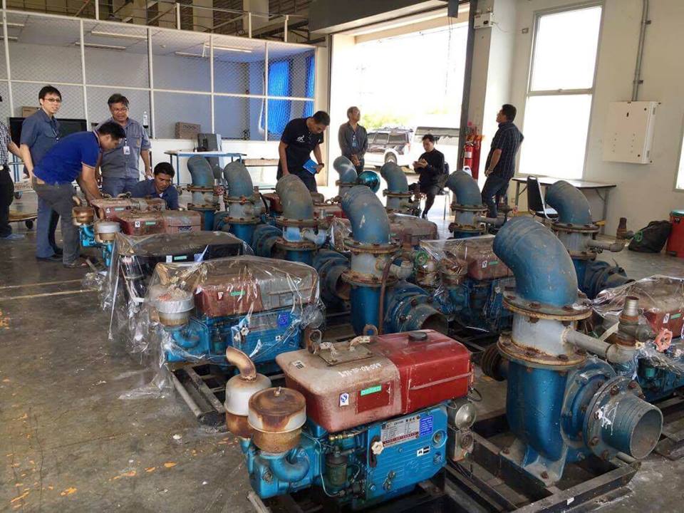 City engineers inspect the warehouse pumps in Nonthaburi Province to determine if they would be suitable for Pattaya’s needs.