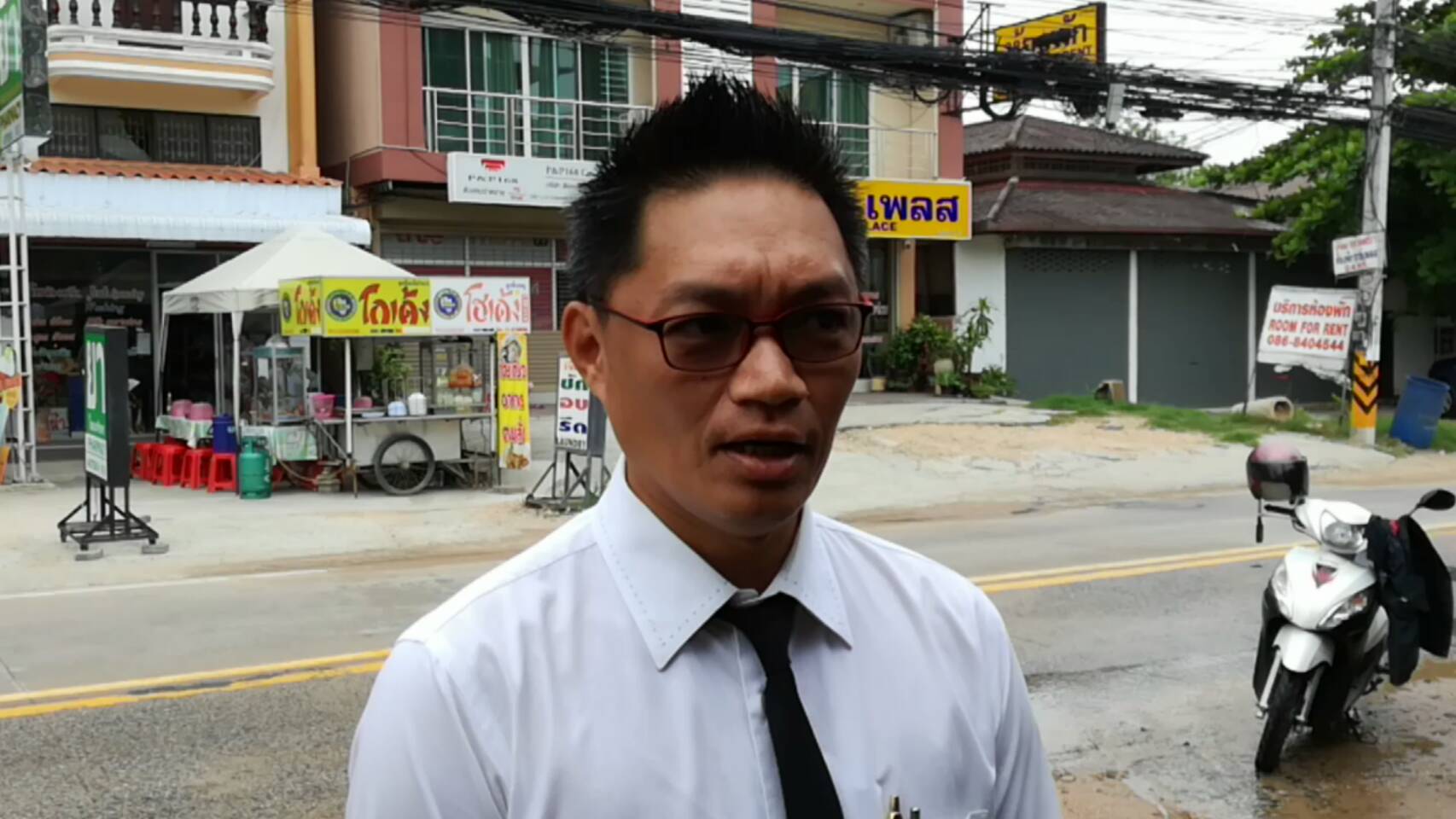 PWA customer service chief Nonthawat Wongsuwanich said he is aware of the complaints about repeated water-main breaks, but there is little the PWA can do, as they are waiting for delivery of new pipes to replace old and damaged ones.