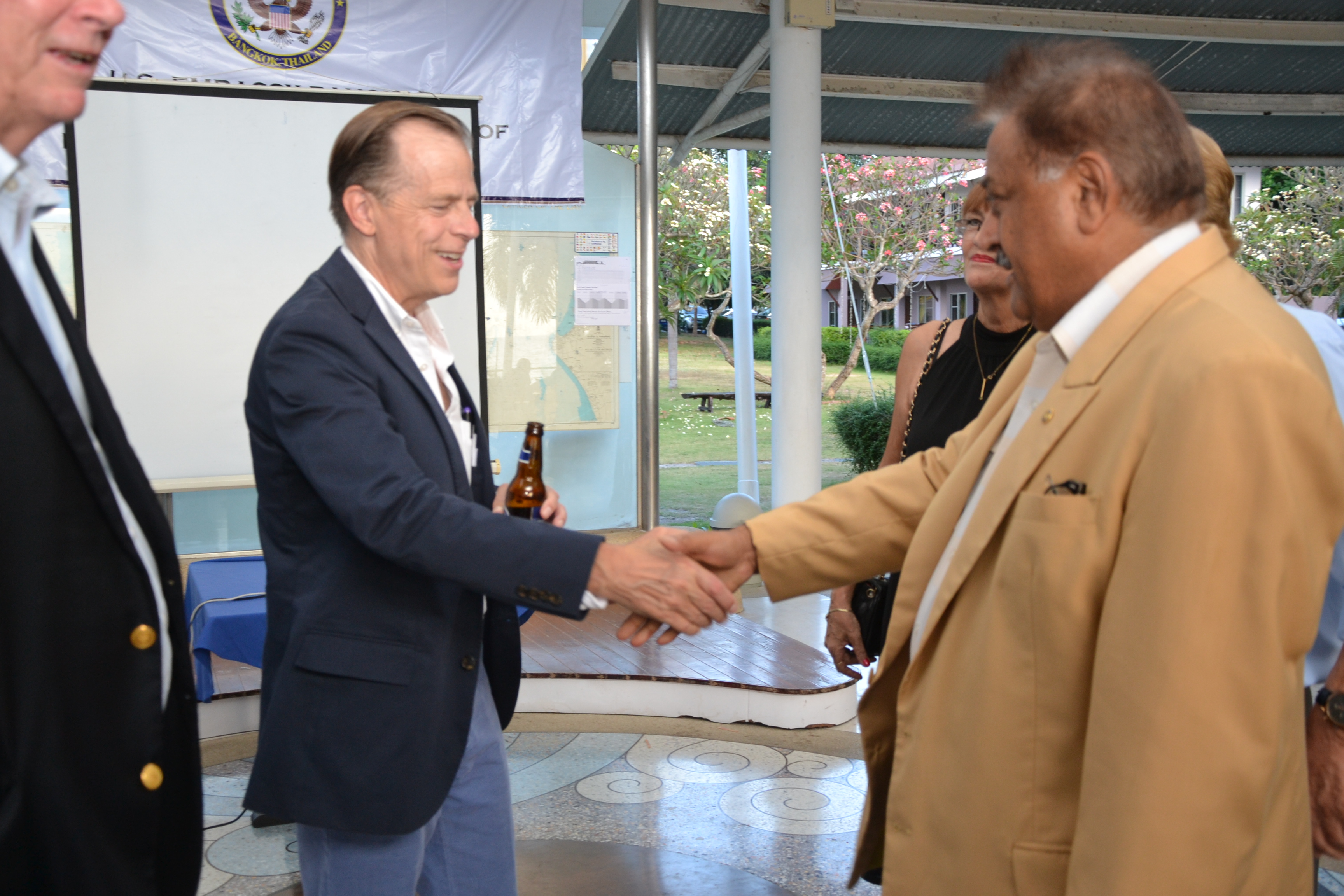 US Ambassador H.E. Glyn T. Davies welcomes Pratheep ‘Peter’ Malhotra, MD of Pattaya Mail.