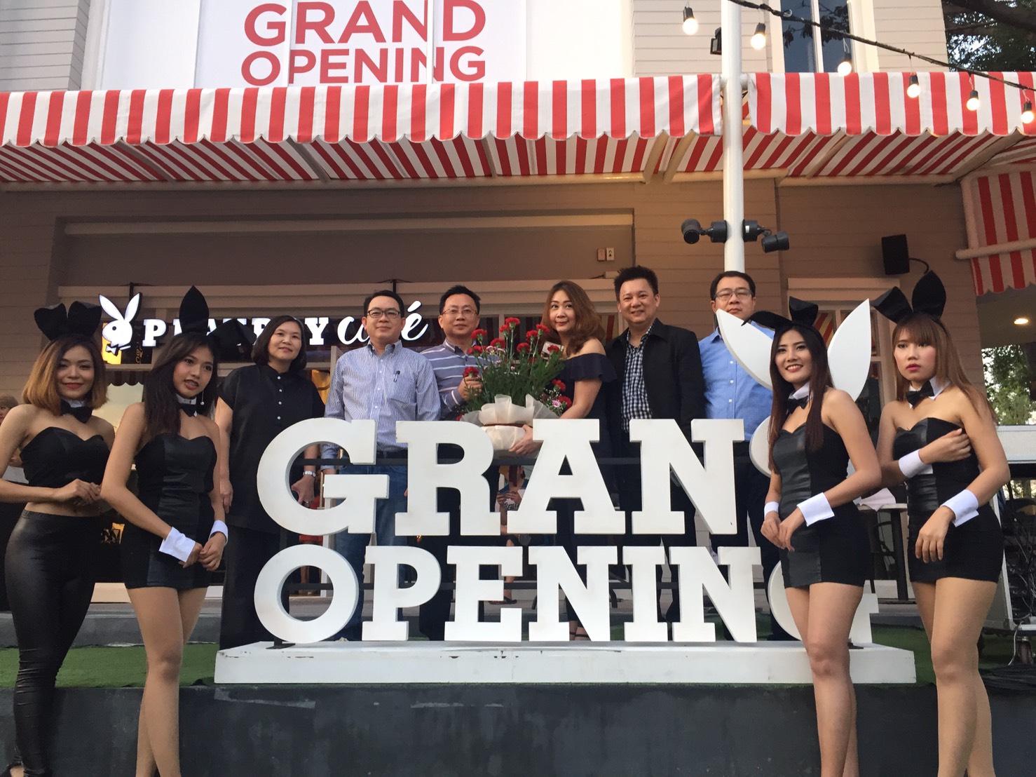 1238-Socialscene-PIC1