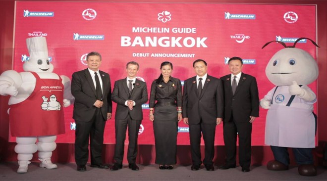 From left: Mr. Saksan Triukos, Managing Director of Michelin Siam; Mr. Lionel Dantiacq, President and Managing Director – East Asia and Australia, Michelin Group; H.E. Mrs. Kobkarn Wattanavrangkul, Minister of Tourism and Sports of Thailand; Mr. Kalin Sarasin, Chairman of the Board of the TAT; and Mr. Yuthasak Supasorn, TAT Governor, at the press conference to announce the launch of MICHELIN Guide Bangkok.