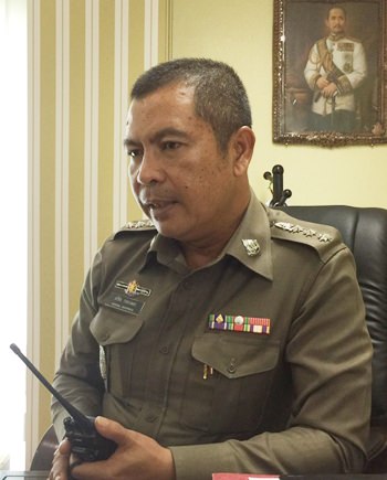 Pattaya’s police chief, Pol. Col. Apichai Kroppech warns taxi drivers and associations their vigilante behavior will not be tolerated and they would be prosecuted for illegal detention if they stopped another private citizen instead of calling authorities.