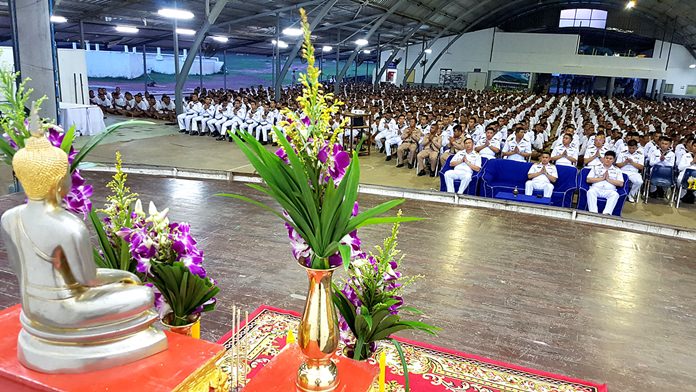 In Sattahip, 4,000 sailors and conscripts assembled to mediate at the Naval Recruit Training Center.