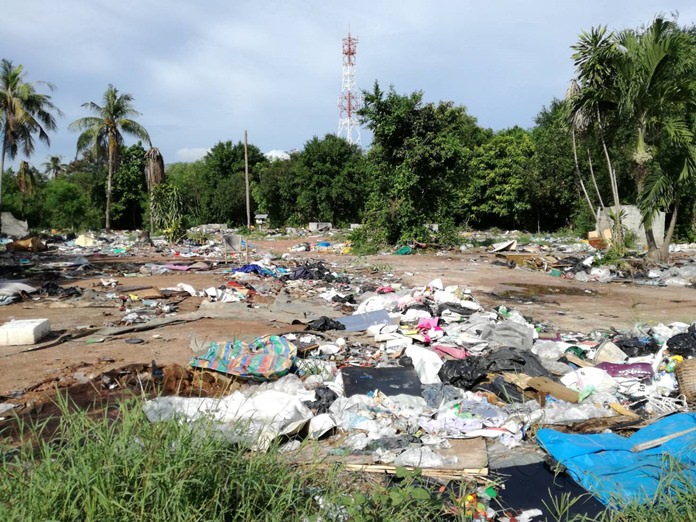 Pattaya has ordered owners of open land to fence off their property and erect signs to block them from becoming illegal trash dumps, like this one on Soi Nongmaikaen 6.