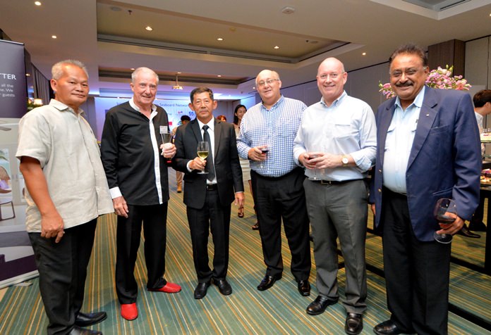 (L to R) Somsak Tanruengsri, GM of Avani Hotel, Dr. Iain Corness, Mayor Anan Charoenchasri, Warren Boyes, President of the New Zealand-Thai Chamber of Commerce, Graham Macdonald, former chairman of the BCCT and SATCC, and Peter Malhotra, Managing Director or Pattaya Mail.