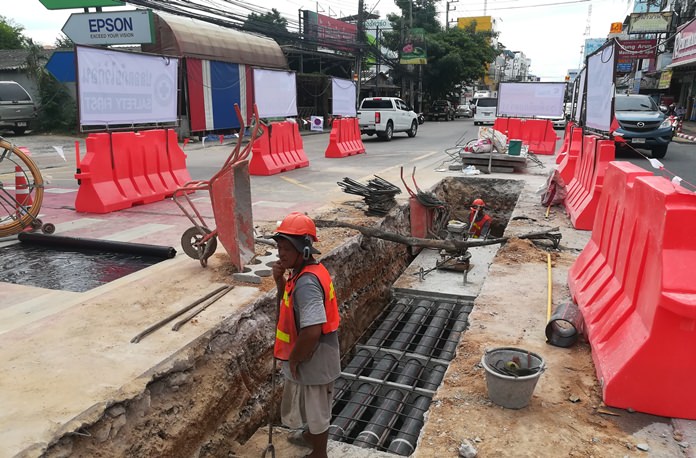 The Provincial Electricity Authority has decided to work around the clock on weekdays moving power and utility lines below ground on Central Road to speed the project’s completion.