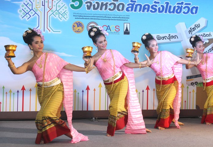 Dancers perform during the northern arts & attractions expo at Harbor Mall, August 17.