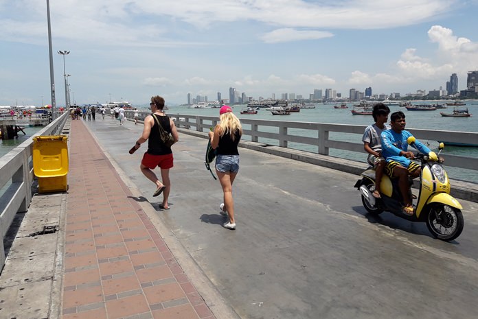 Pattaya changed the days it plans to close Bali Hai Pier for the upcoming International Fleet Show to Nov. 19-20.