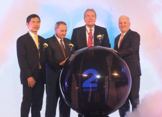 (l to r) Vorapong Assavaniwej, President of Sangchai Group; Thomas Zofkie, Vice President of Asia Operations, Emerson Commercial & Residential Solutions; Jim Lindemann, Executive Vice President Chief Operating Officer of Emerson Commercial & Residential Solutions; and David Nardone, Executive Director WHA Corporation Public Company Limited kick off 20th anniversary celebration.