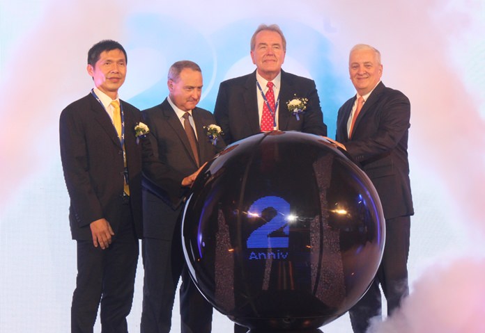 (l to r) Vorapong Assavaniwej, President of Sangchai Group; Thomas Zofkie, Vice President of Asia Operations, Emerson Commercial & Residential Solutions; Jim Lindemann, Executive Vice President Chief Operating Officer of Emerson Commercial & Residential Solutions; and David Nardone, Executive Director WHA Corporation Public Company Limited kick off 20th anniversary celebration.