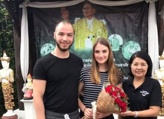 Pinnat Charoenphol (right), director of the TAT Chiang Mai Office, meets with Kaleth and Leifeld to personally convey the TAT’s heartfelt gratitude.