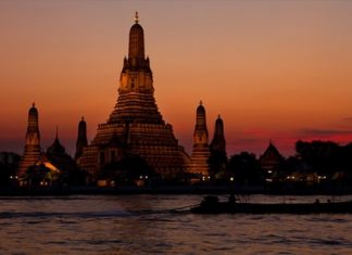 Wat Arun – Temple of Dawn in Bangkok.