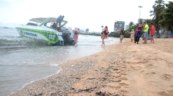 Pattaya officials must act against small businesses that are dumping raw sewage directly into flood drains to prevent another embarrassing overflow, the Pattaya Business & Tourism Association said.