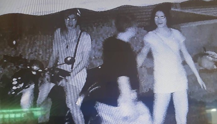 Police checked local CCTV cameras and identified two transvestite suspects who allegedly snatched a gold chain from the neck of an Indian tourist.
