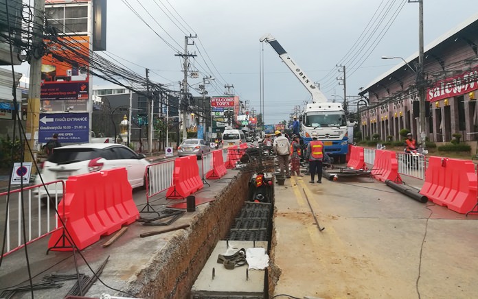 The Provincial Electricity Authority has vowed that heavy rains won’t delay its work on Central Road.
