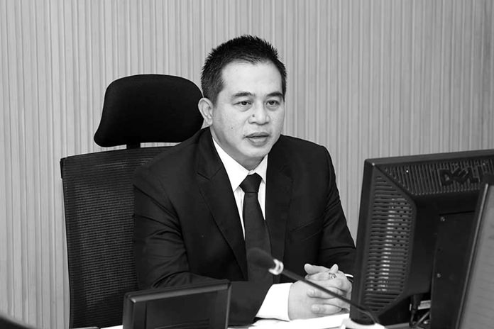 Permanent Secretary for Finance, Somchai Sujjapongse.