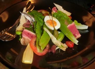 The excellent Salad Nicoise.