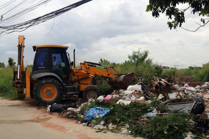 Nongprue residents spruced up East Pattaya in another “do good for Dad” effort.