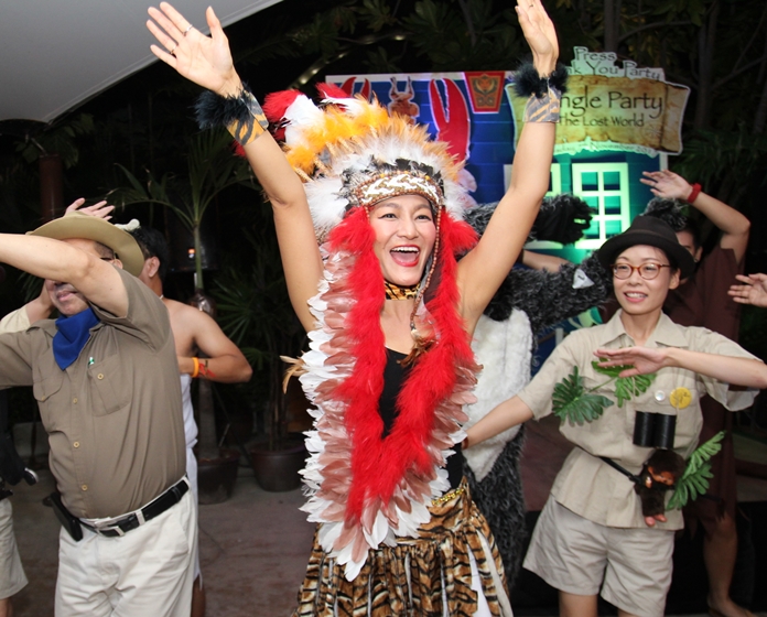 ‘Poo’ Umaporn Ratchatawattanakul from Siam Party won the best women’s costume prize.