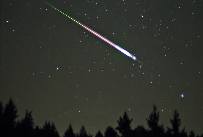 A meteor is shown during the peak of the 2009 Leonid Meteor Shower. (Photo/Wikipedia/Navicore Meteor Photos)