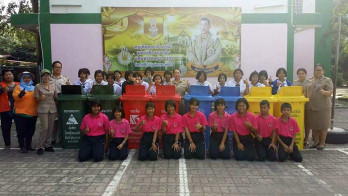 Pattaya has installed garbage and recycling bins in five city schools to encourage students to separate their waste.