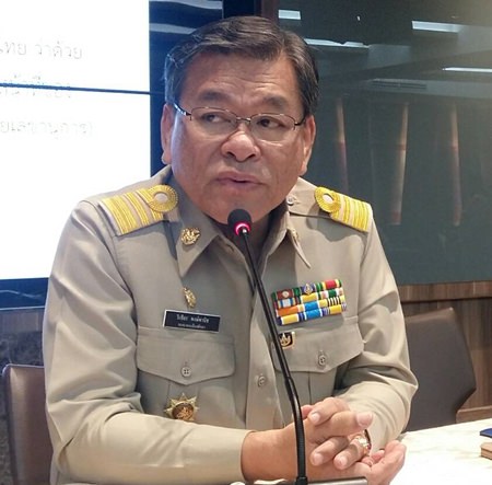 Deputy Mayor Vichien Pongpanit chairs a planning meeting for the new year’s giveaway of more than 1,000 eyeglasses and care packages to poor residents in January.