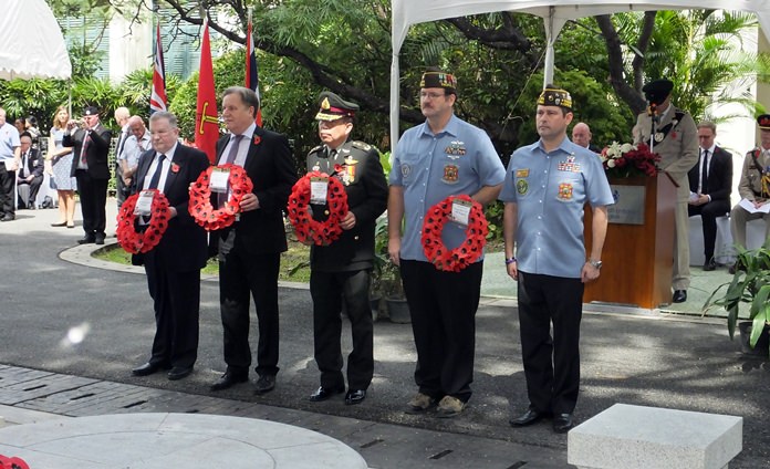 Members of the British Club Bangkok (left) and War Veterans Association (right).