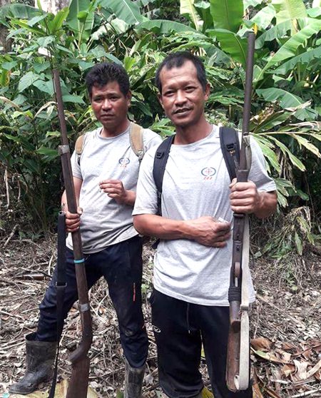 The guides go hunting for breakfast.