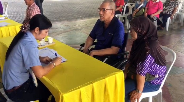 Only one in eight disabled Nongprue residents are taking advantage of government welfare benefits that can pay them more than 100,000 baht to train for a job.