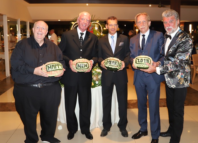 (l-r) Reiner Calmund, Gerrit Niehaus, Rudolf Hofer, Christian Daum and Christof R. Sage wish all of you a Happy New Year!