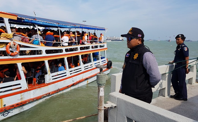 Koh Larn’s hotels were all full and ferries were packed as tourists flocked to the Pattaya resort island for the New Year holidays.