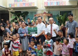 The Rabbit Resort donated 85,000 baht raised at its photography auction to the Baan Jing Jai orphanage.