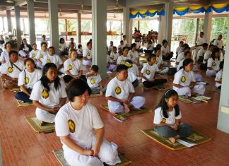 Chonburi Hospital aimed to raise the morale of chronically ill children and their parents through Buddhism at the Family Love Project’s “Walk With Me” event.