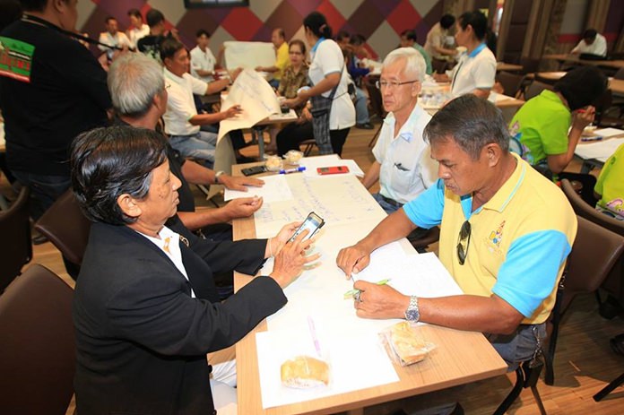 Pattaya officials and community leaders put their heads together to begin crafting individual development plans for each of the city’s 42 neighborhoods.