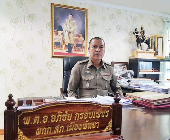 Pol. Col. Apichai Kroppech warned officers against taking traditional “angpao” red envelopes over the Chinese New Year, as it might be seen as taking bribes.